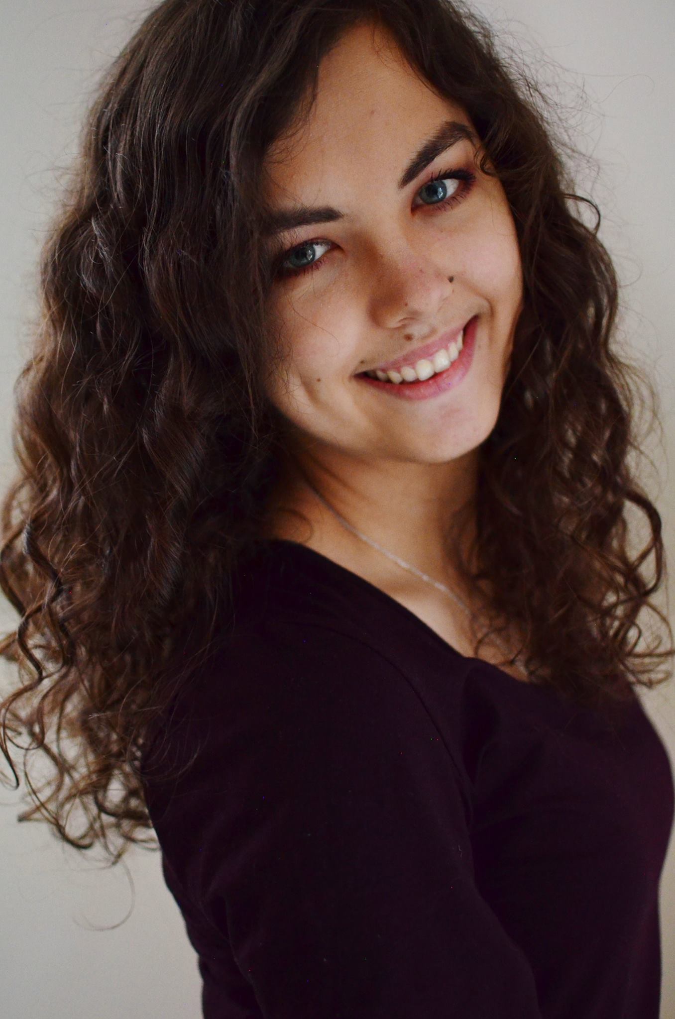 dr. Anita Pomian – prowadząca kursy chemii